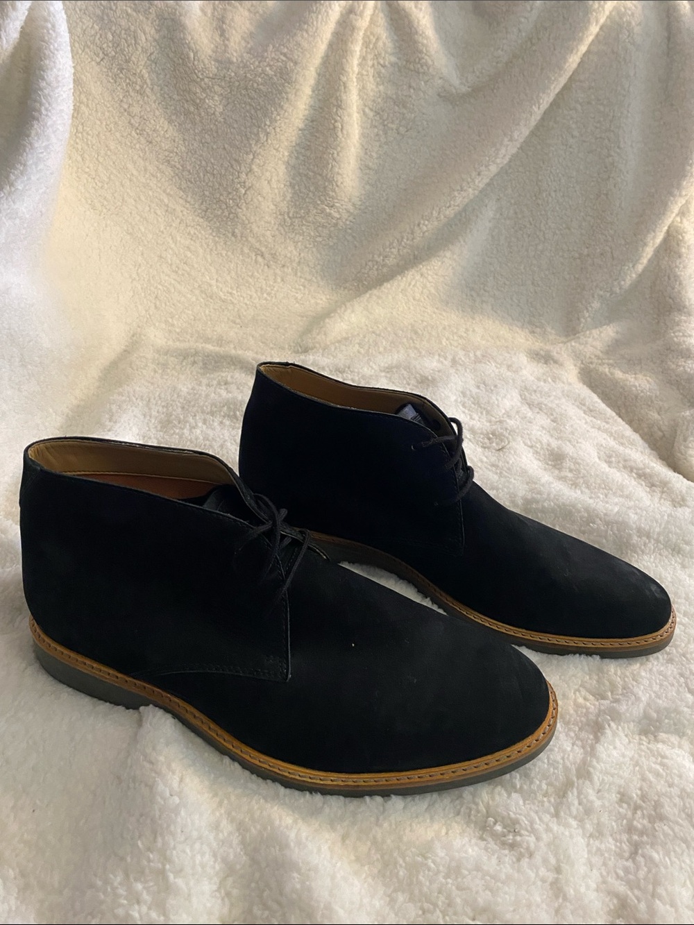 Clarks Men's Black Suede Chukka Boots with Contrast Tan Welt